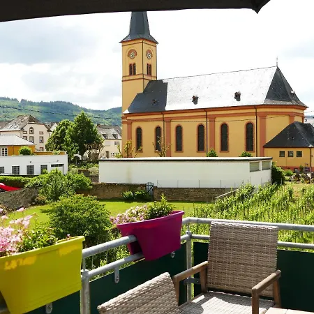 Chic Flat In Between Vineyards * 特里特海姆