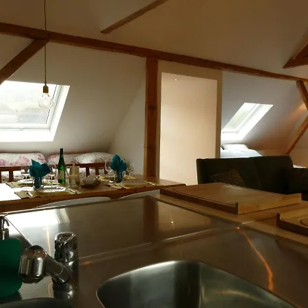 Chic Flat In Between Vineyards 公寓